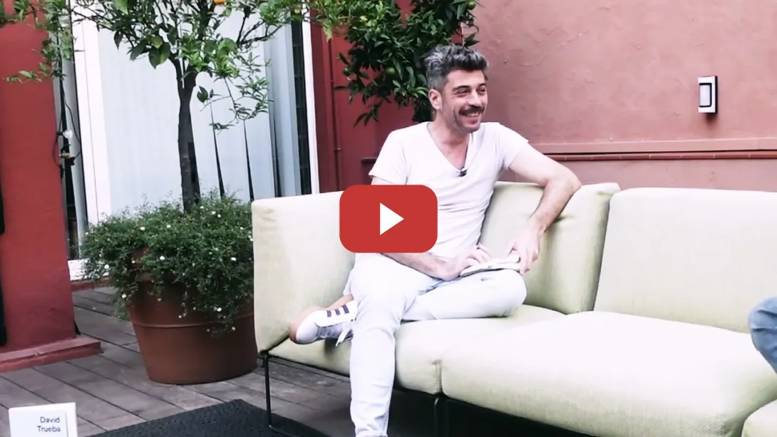 Embedded thumbnail for David Trueba: &quot;Soy muy partidario de la contención. No sólo en el arte, sino también en la vida&quot;