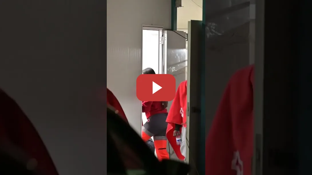 Embedded thumbnail for Salvamento Marítimo escoltó un cayuco con 70 personas en La Restinga, El Hierro.