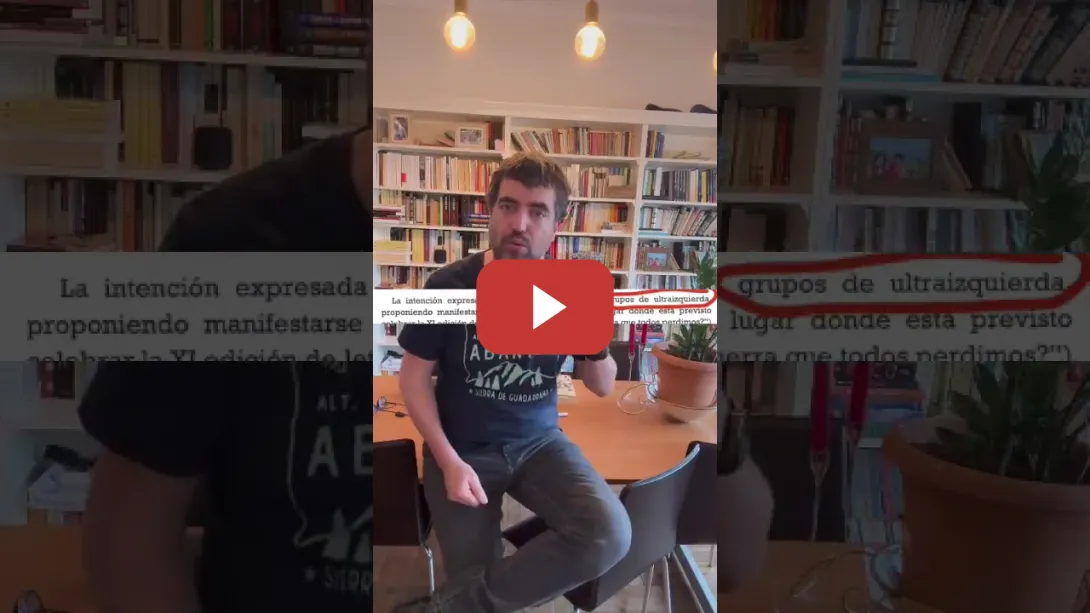 Embedded thumbnail for Hugo Martínez Abarca se acuerda de Pérez Reverte