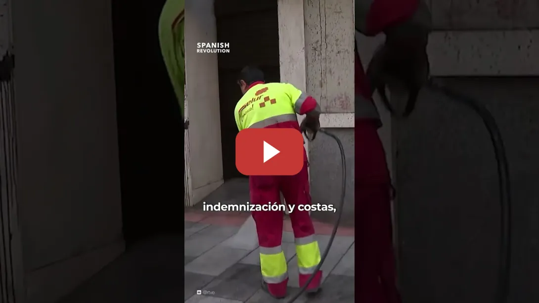 Embedded thumbnail for 43.800 euros por echar pintura lavable en las sedes del PP y el PSOE en una acción climática.