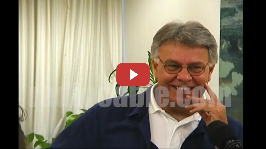Embedded thumbnail for FELIPE GONZALEZ ENTREVISTADO- AÑO 2002 (copyright imagen: radiocable.com)