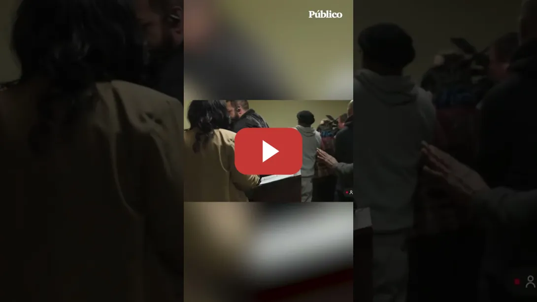 Embedded thumbnail for Un hombre roció con líquido a la congresista demócrata de origen somalí Ilhan Omar en Mineápolis