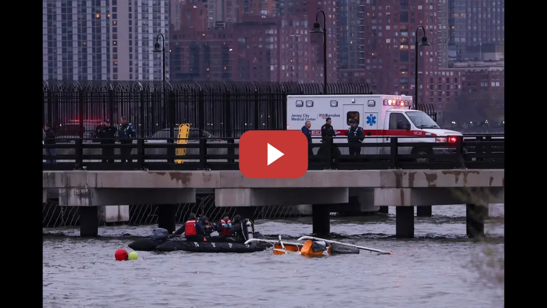 Embedded thumbnail for Seis españoles mueren al estrellarse un helicóptero en el río Hudson de Nueva York