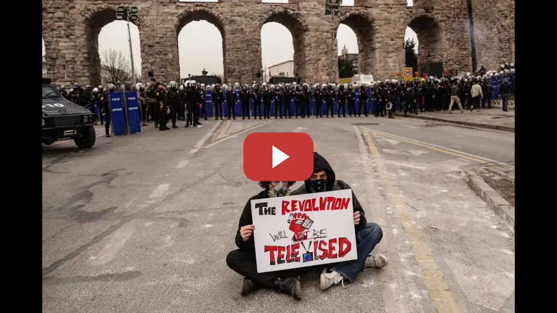 Embedded thumbnail for Miles de personas salen a las calles de Estambul contra la detención y destitución de Ekrem Imamoglu