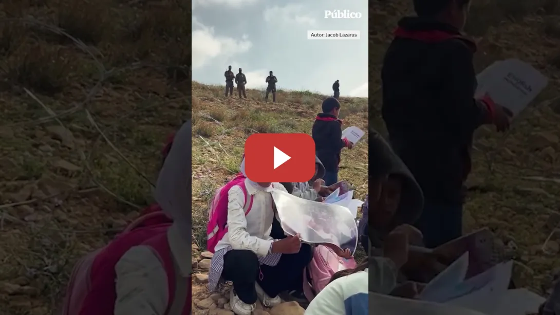 Embedded thumbnail for "Abrid la carretera": niños palestinos piden a colonos israelíes que les dejen ir a la escuela