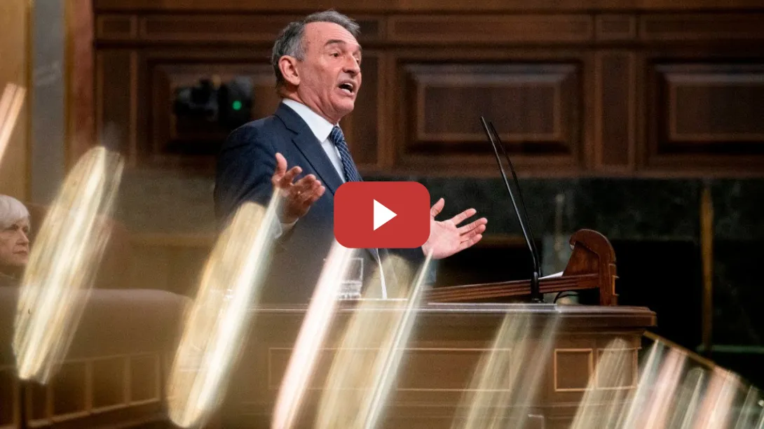 Embedded thumbnail for 👀 Enrique Santiago defiende el fin de la Ley Mordaza y Ortega-Smith pierde los papeles.