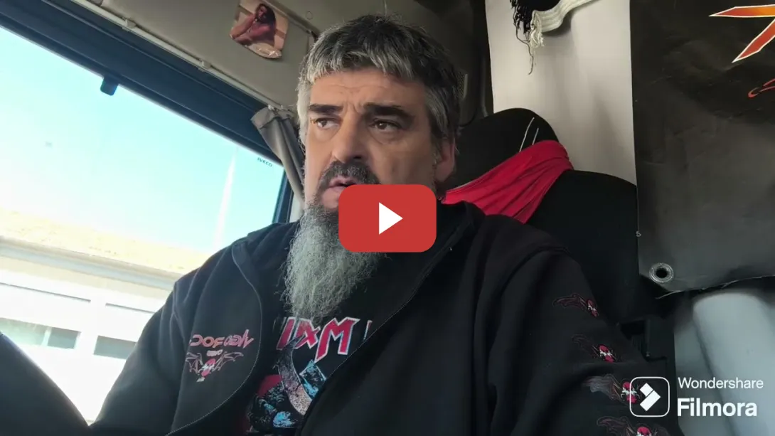 Embedded thumbnail for Valientes de teclado.