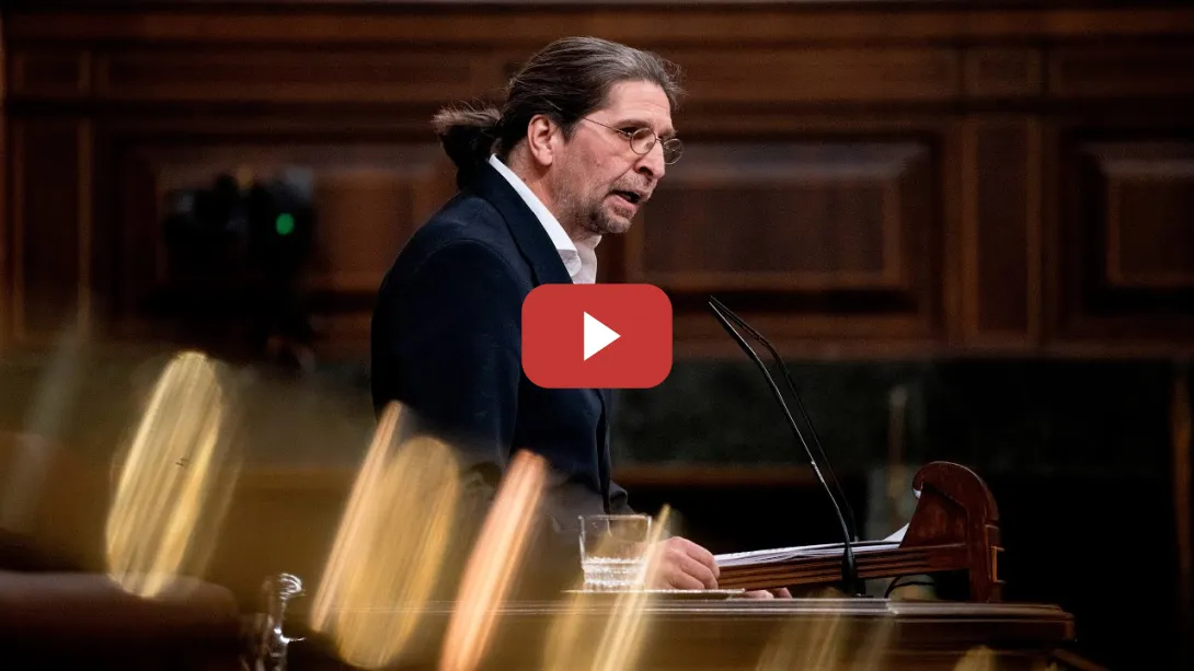 Embedded thumbnail for Los señores de V🤮X : ustedes trabajan más bien poco en este Congreso.
