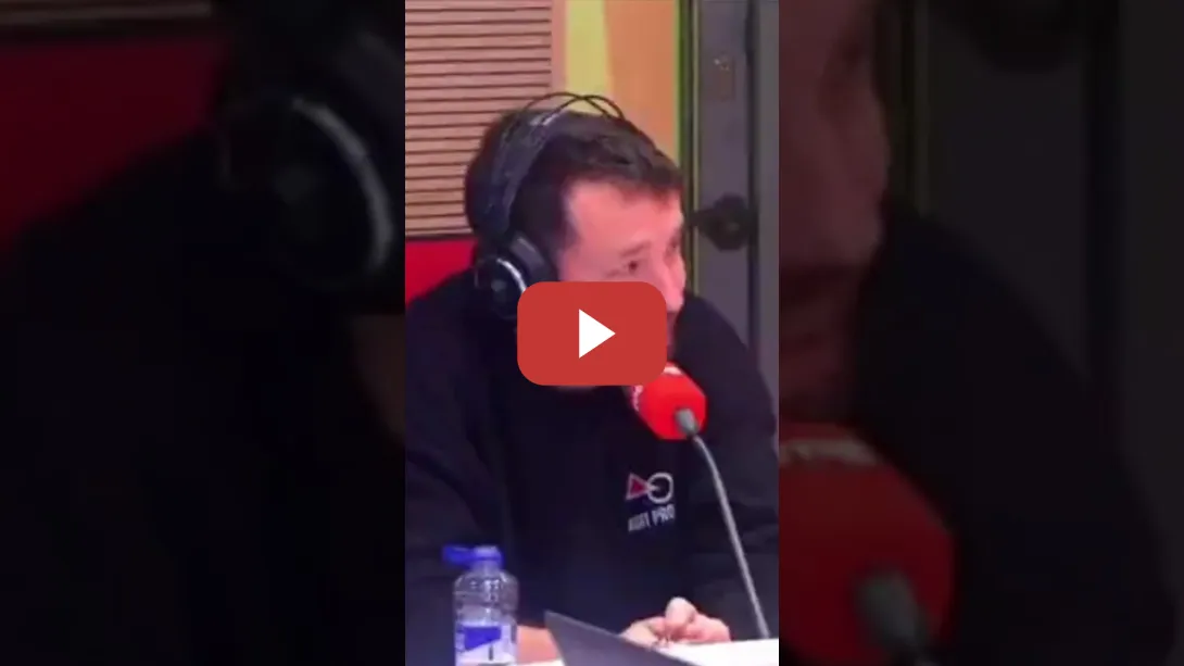 Embedded thumbnail for Pablo Iglesias denuncia propaganda franquista de la UME en las escuelas y una tertuliana lo ve BIEN