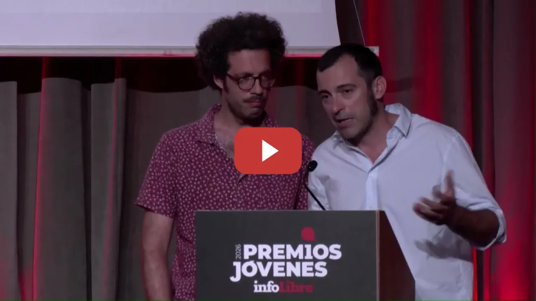 Embedded thumbnail for Los directores de ‘Sidosa’ reciben el Premio Joven infoLibre en nombre de Eduardo Casanova