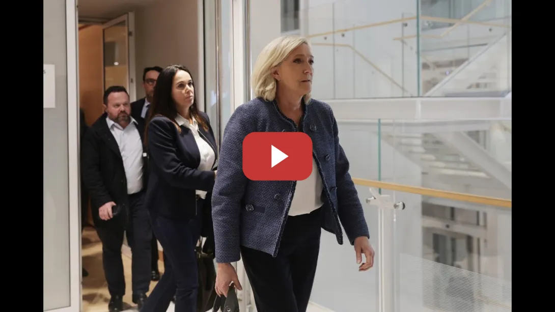 Embedded thumbnail for Le Pen abandona la sala de audiencias antes de conocer todos los detalles de su condena