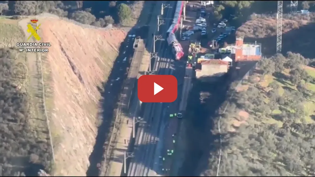 Embedded thumbnail for Imágenes aéreas de la Guardia Civil del accidente ferroviario