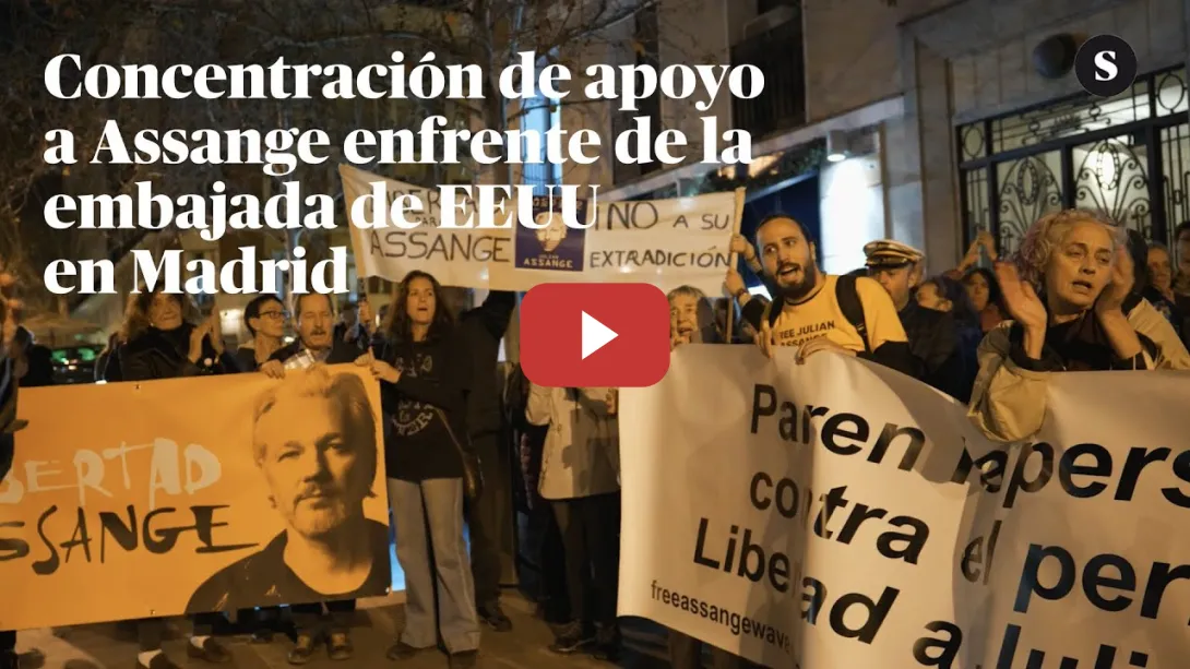 Embedded thumbnail for 🇺🇸Concentración de apoyo a Assange enfrente de la embajada de EEUU en Madrid