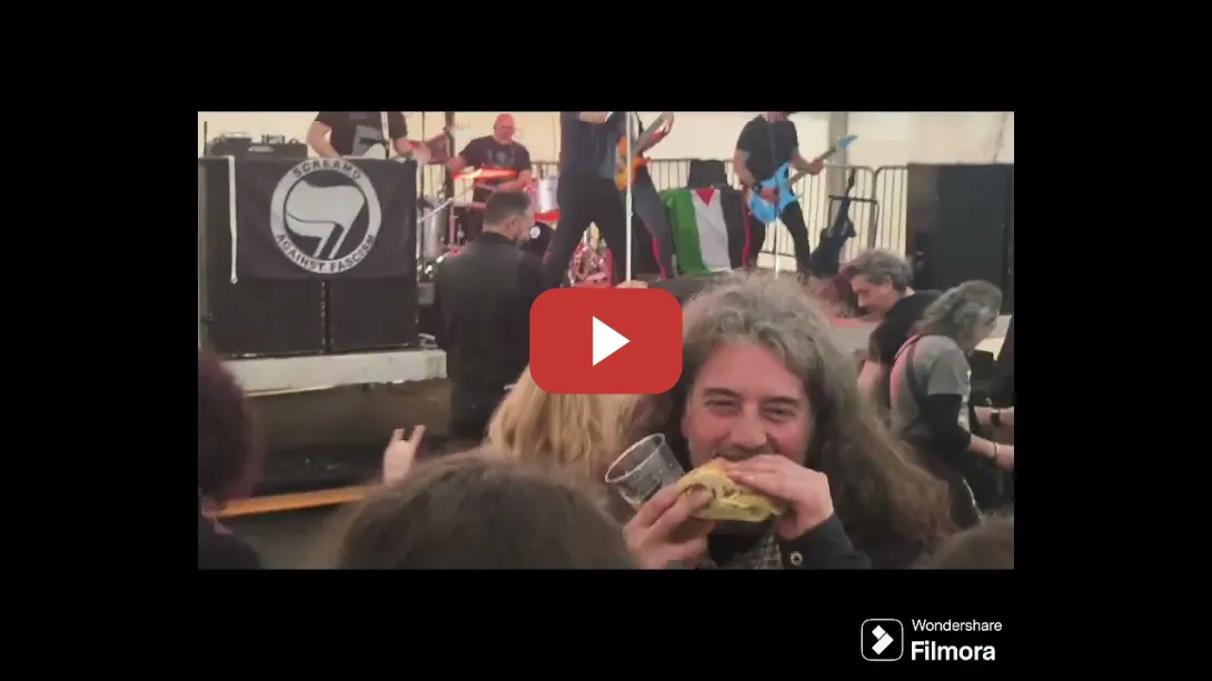 Embedded thumbnail for Fiestón de aniversario en el Tronkobar.