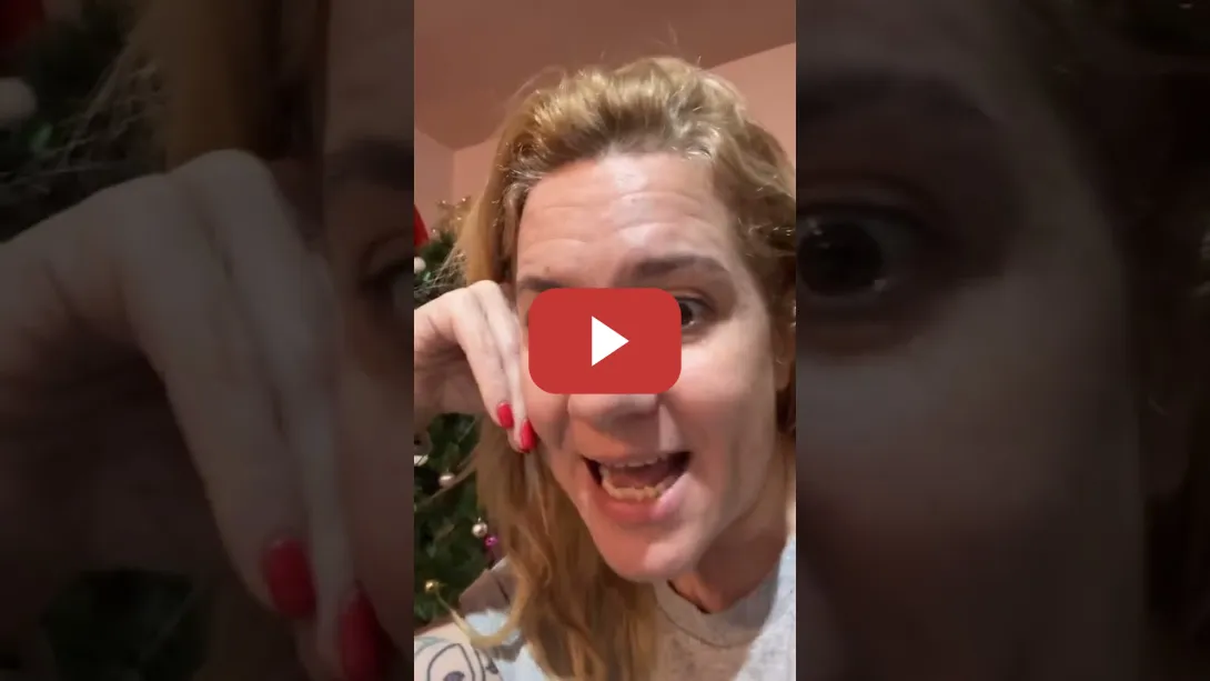 Embedded thumbnail for Henar Álvarez "Que pesadilla, de verdad  Y si, no he quitado el árbol de Navidad todavía"