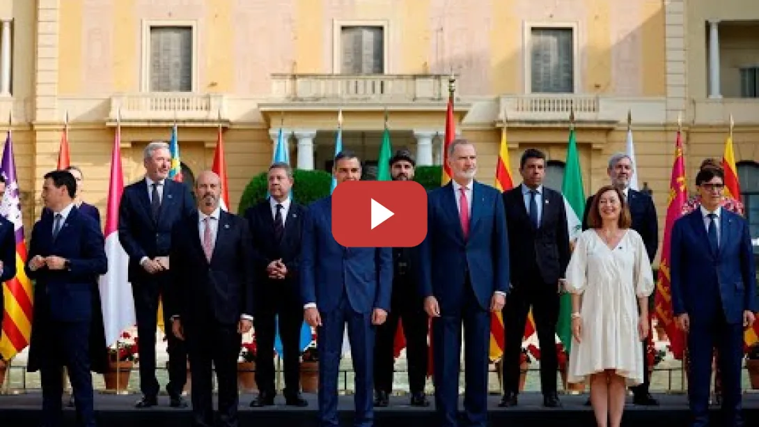 Embedded thumbnail for Así ha sido la foto de familia de la Conferencia de Presidentes con el rey