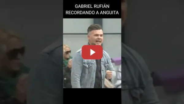 Embedded thumbnail for ENORME GABRIEL RUFIÁN recordando el día que Anguita irrumpió en un acto de Podemos para apoyarles