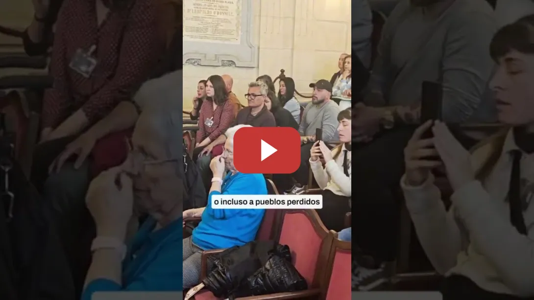 Embedded thumbnail for Una mujer pide al alcalde de Málaga que haga algo por tener una vivienda digna