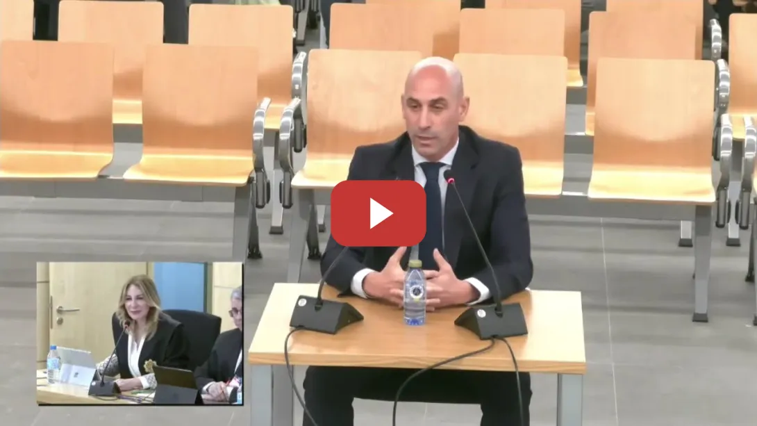 Embedded thumbnail for Rubiales justifica el beso no consentido a Jenni Hermoso: &quot;No se gana un mundial todos los días&quot;