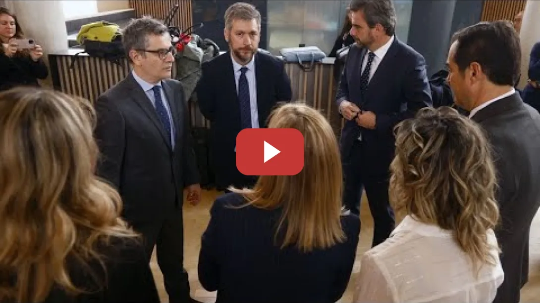 Embedded thumbnail for Los consejeros del PP dan plantón a Bolaños en la reunión sobre la reforma de los juzgados