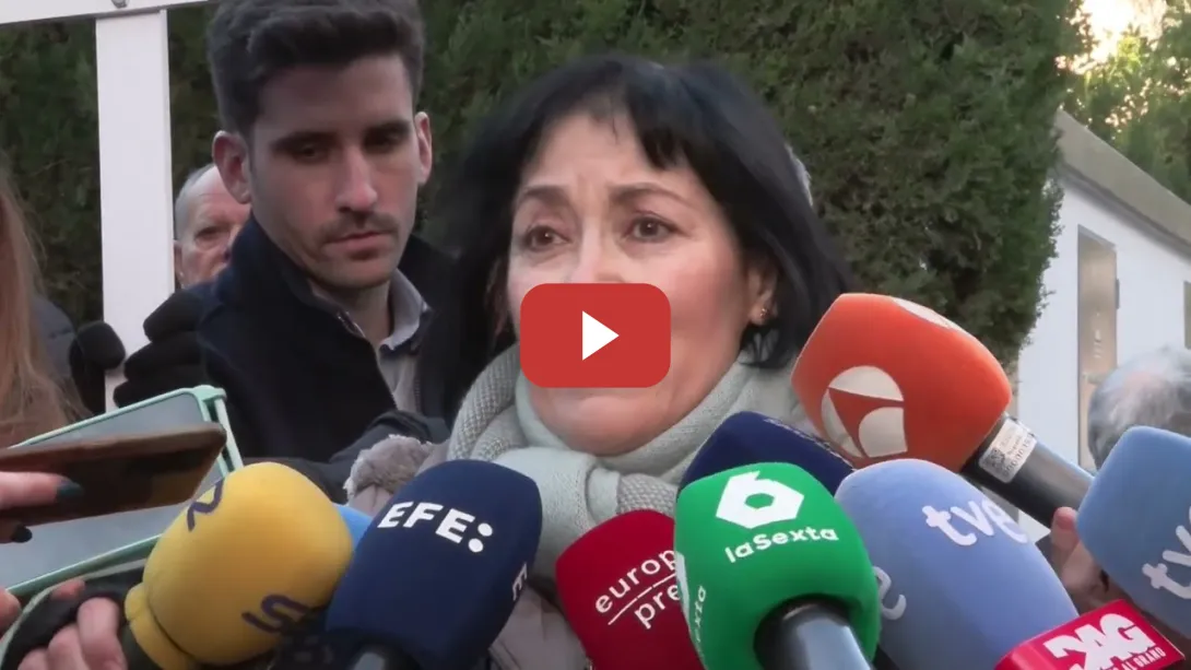 Embedded thumbnail for Asociaciones de víctimas reciben en el juzgado a Pradas y Cuenca con gritos de “asesinos”