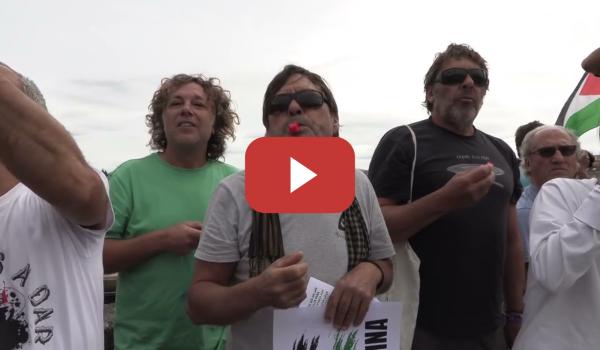 Embedded thumbnail for Protestas propalestinas en la Vuelta a su paso por Pontevedra