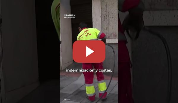 Embedded thumbnail for 43.800 euros por echar pintura lavable en las sedes del PP y el PSOE en una acción climática.