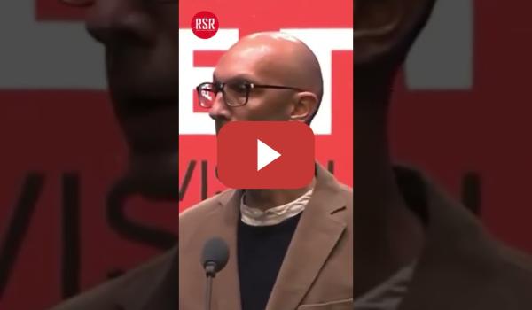 Embedded thumbnail for Ignacio Estrella recogiendo un premio se acuerda del director de la TV valenciana APUNT