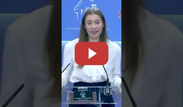 Embedded thumbnail for Es oficial, Ester Muñoz es cortita