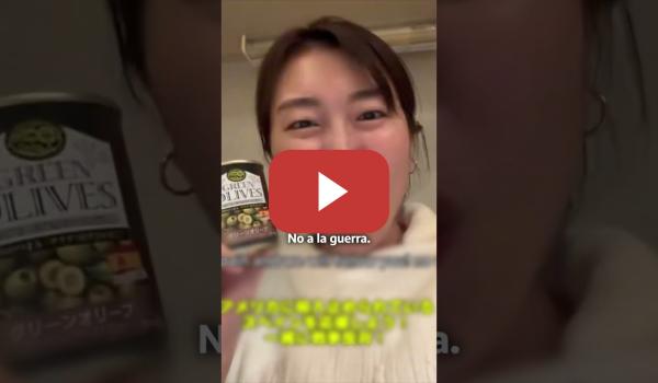 Embedded thumbnail for La activista japonesa Minako Saigo muestra su apoyo a la posición internacional de España