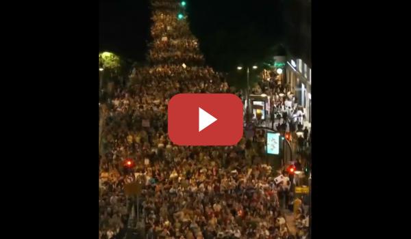 Embedded thumbnail for ✊🏻 Impresionante manifestación en Valencia a un año de la DANA para pedir la dimisión de Mazón