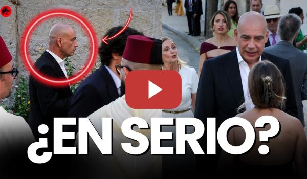 Embedded thumbnail for Pillan a Nacho Abad yendo a la entronación del Rey de Marruecos Mohamed VI