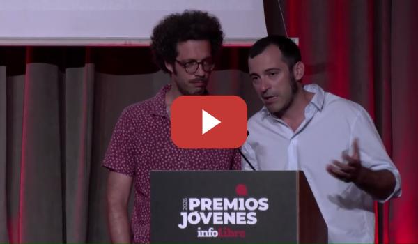 Embedded thumbnail for Los directores de ‘Sidosa’ reciben el Premio Joven infoLibre en nombre de Eduardo Casanova