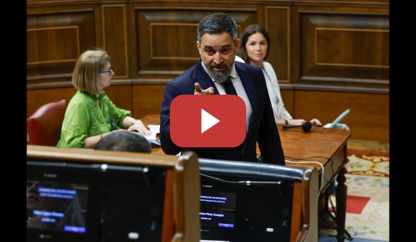 Embedded thumbnail for Abascal abandona el pleno y no se queda a escuchar la respuesta de Sánchez