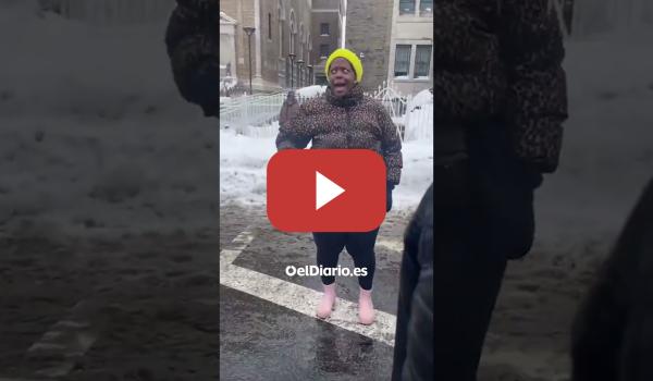 Embedded thumbnail for Agentes del ICE chocan con un coche que transportaba tres niños durante una persecución