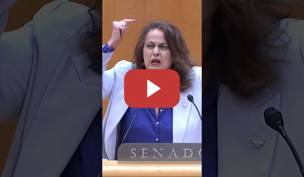 Embedded thumbnail for Carla Antonelli cabreando a la derecha