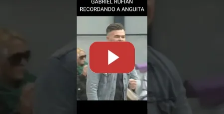 Embedded thumbnail for ENORME GABRIEL RUFIÁN recordando el día que Anguita irrumpió en un acto de Podemos para apoyarles