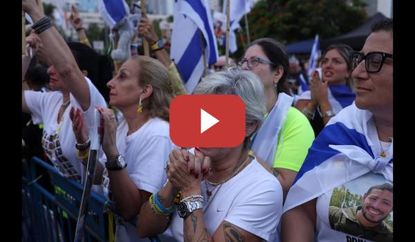 Embedded thumbnail for Ciudadanos israelíes en la plaza de los rehenes de Tel Aviv aguardan a los rehenes